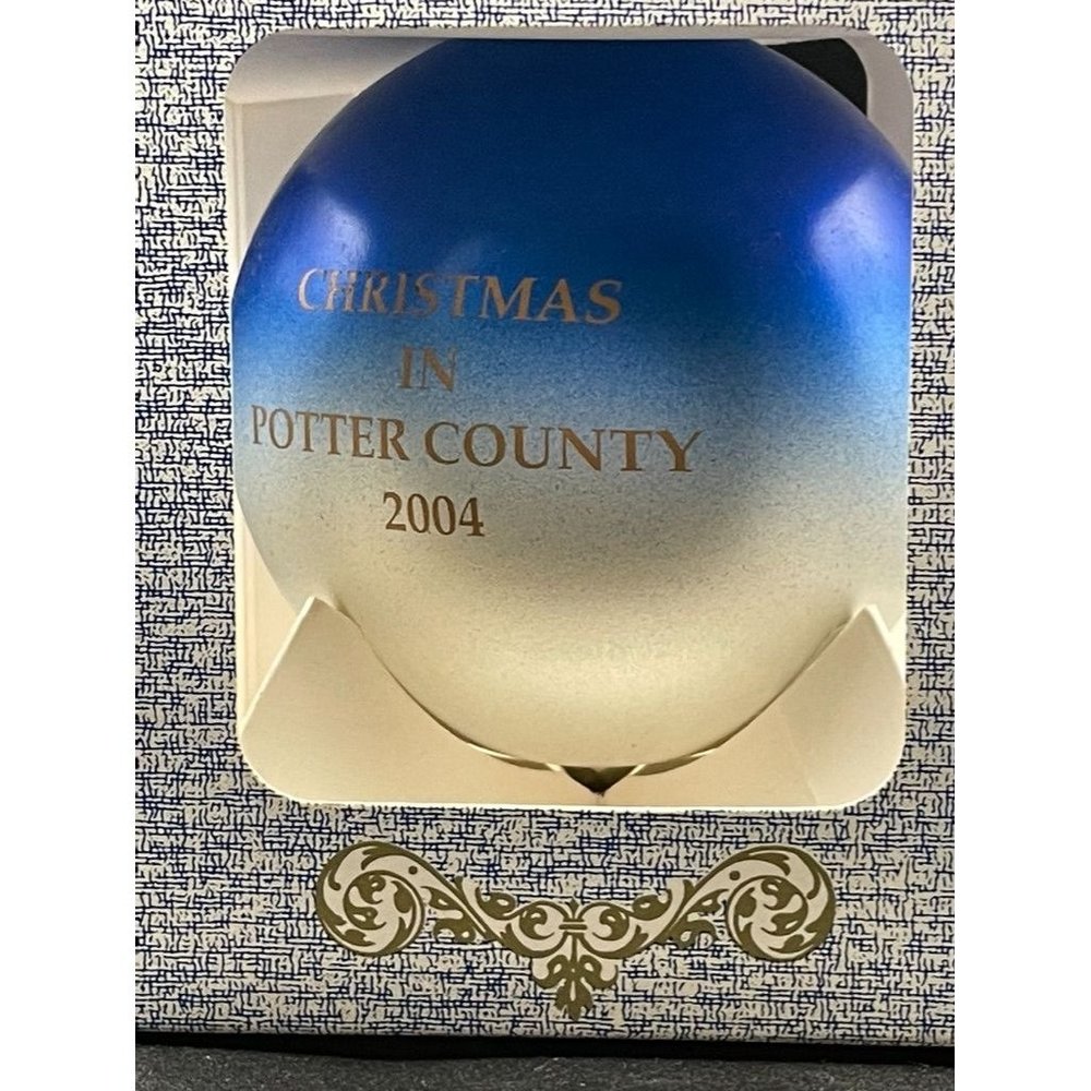 Classic Collectors Series 2004 Glass Christmas Ornament Length 3.75 Inches